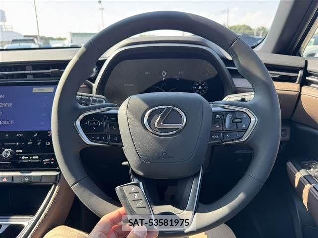 Lexus LBX 2025-09 7455400-6