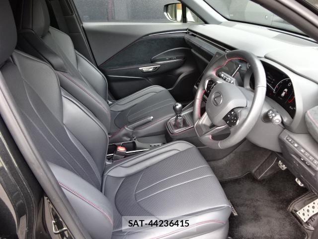 Lexus LBX 2025-04 7455398-10