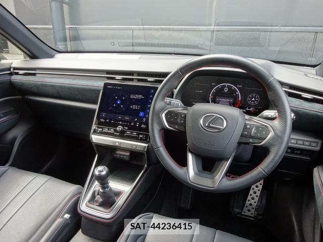 Lexus LBX 2025-04 7455398-13
