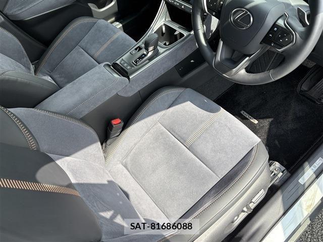 Lexus LBX 2024-07 7501269-13