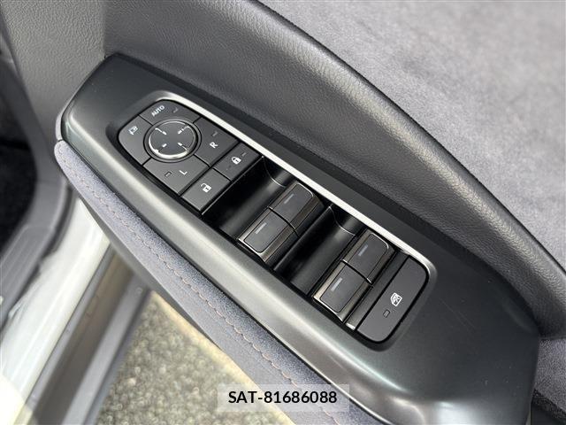 Lexus LBX 2024-07 7501269-15