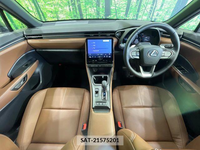Lexus LBX 2024-02 7501270-1