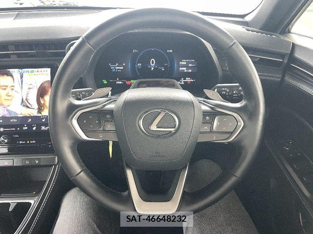 Lexus LBX 2024-03 7562357-10