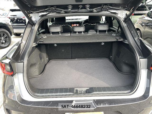 Lexus LBX 2024-03 7562357-3