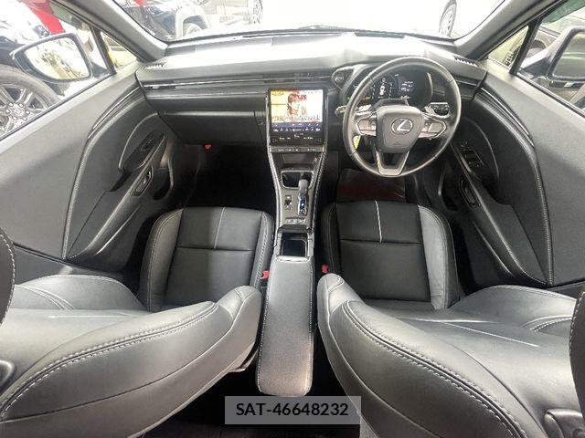 Lexus LBX 2024-03 7562357-4