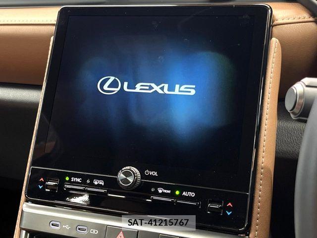 Lexus LBX 2024-09 7562354-2