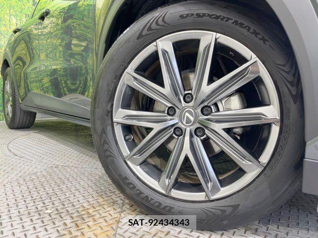 Lexus LBX 2024-06 7562355-12