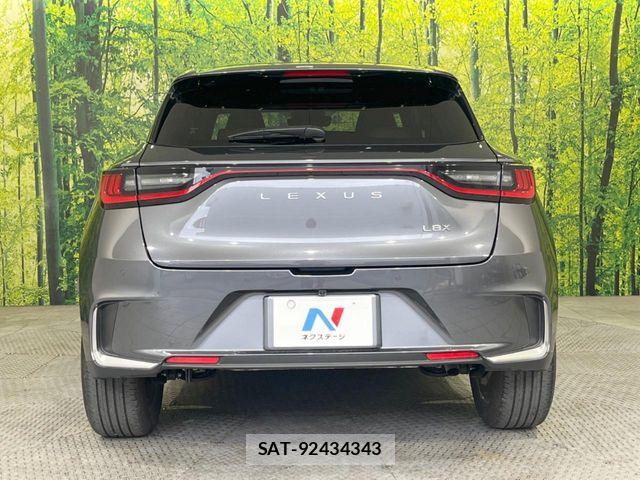 Lexus LBX 2024-06 7562355-14