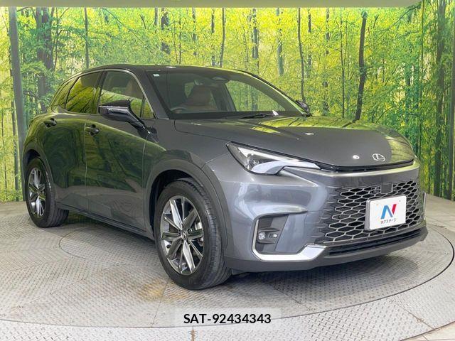 Lexus LBX 2024-06 7562355-15