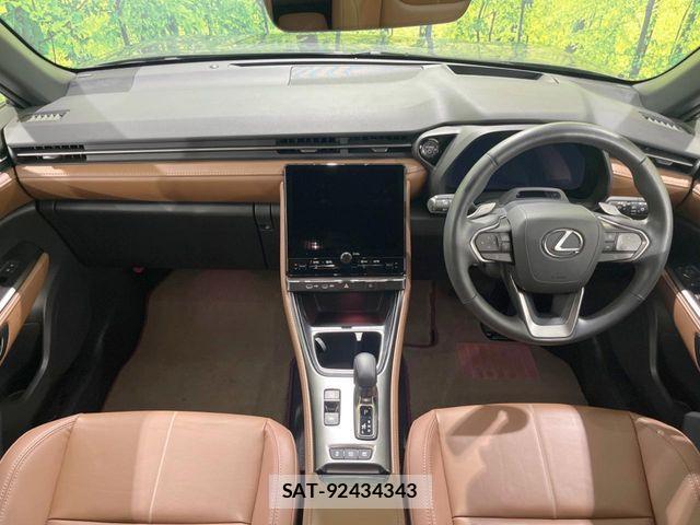 Lexus LBX 2024-06 7562355-1