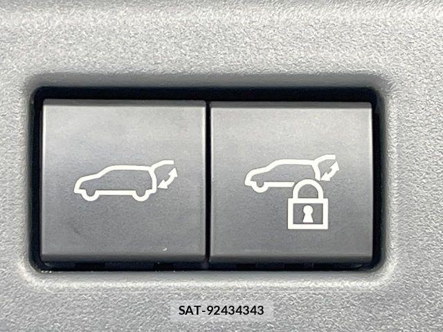 Lexus LBX 2024-06 7562355-6