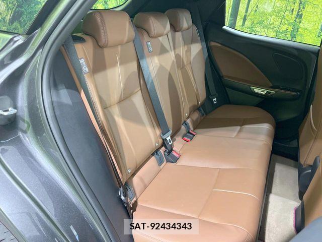 Lexus LBX 2024-06 7562355-8