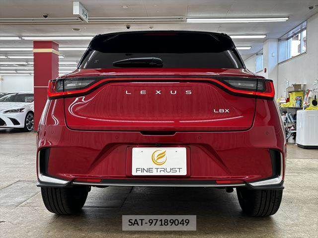 Lexus LBX 2024-11 7617658-16