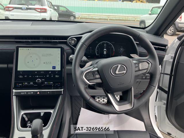Lexus LBX 2025-03 7725065-8