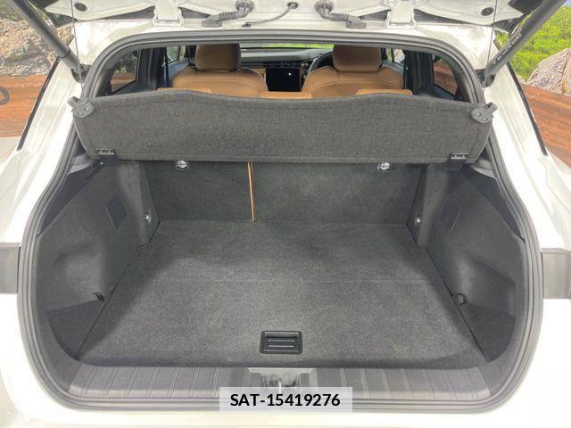 Lexus LBX 2025-01 7725067-9