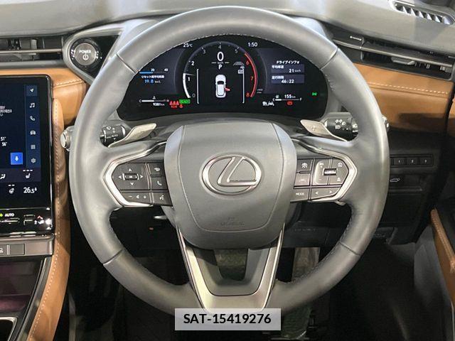Lexus LBX 2025-01 7725067-10