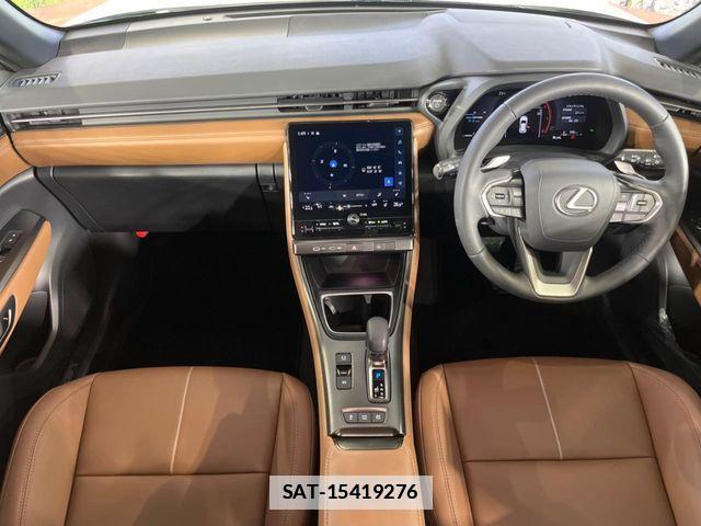 Lexus LBX 2025-01 7725067-1
