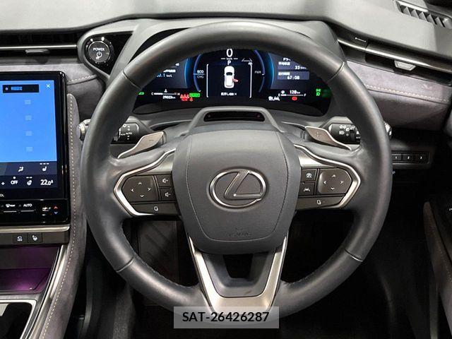 Lexus LBX 2024-01 7725070-10