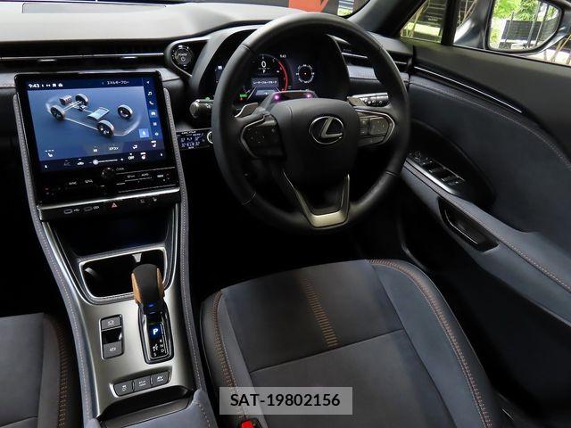 Lexus LBX 2024-04 7725066-15