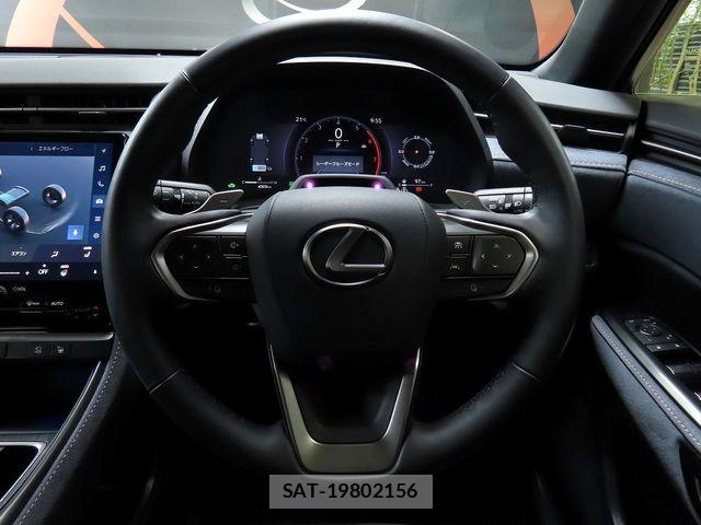 Lexus LBX 2024-04 7725066-16