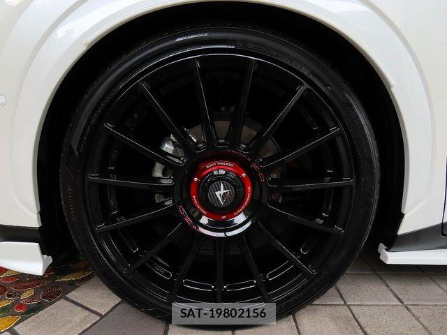 Lexus LBX 2024-04 7725066-25