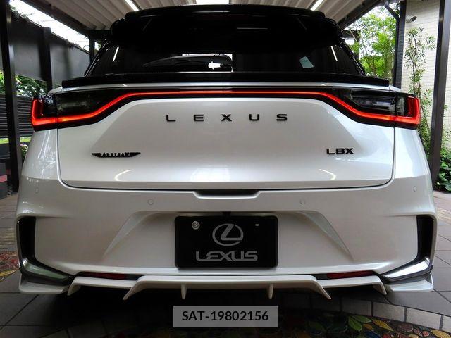 Lexus LBX 2024-04 7725066-4
