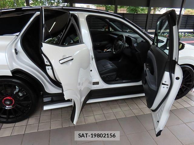 Lexus LBX 2024-04 7725066-7