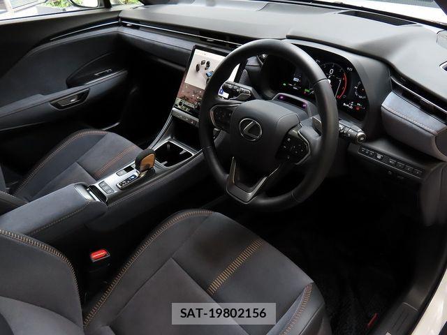 Lexus LBX 2024-04 7725066-8