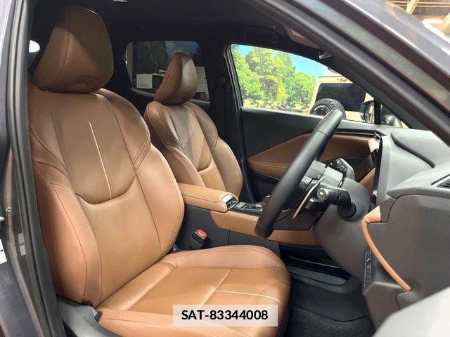 Lexus LBX 2024-09 7725069-7