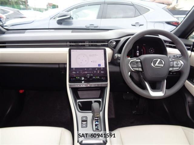Lexus LBX 2025-03 7725072-11