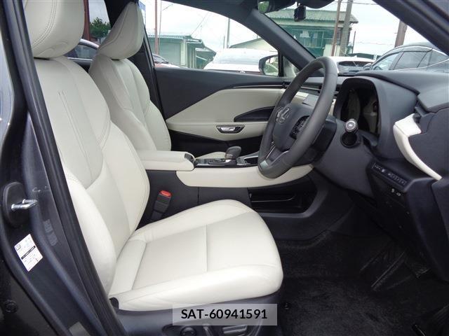 Lexus LBX 2025-03 7725072-15