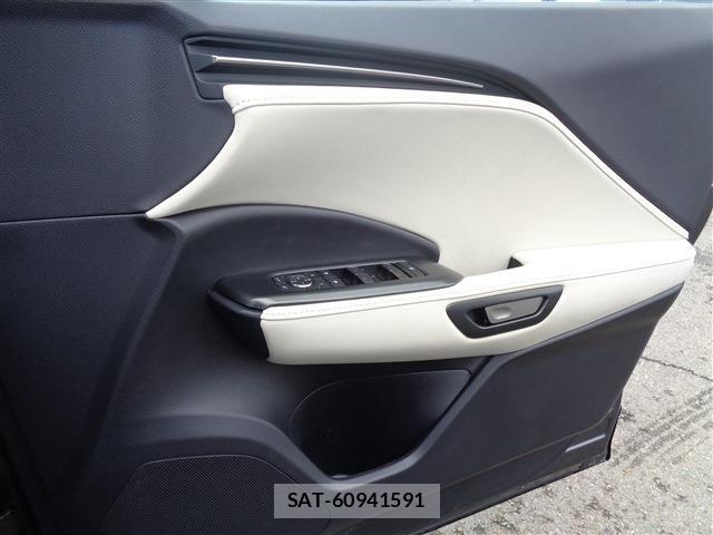 Lexus LBX 2025-03 7725072-26