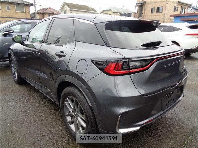 Lexus LBX 2025-03 7725072-5