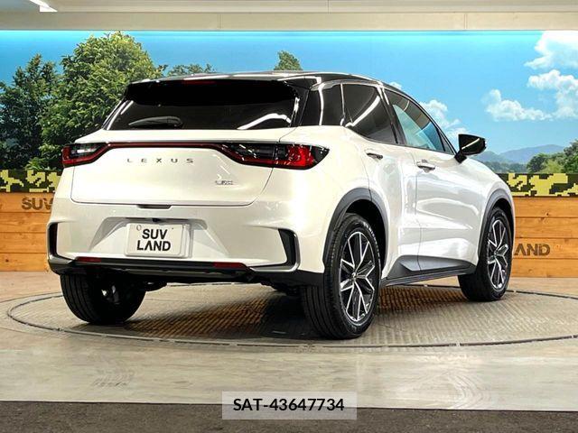 Lexus LBX 2024-02 7786494-16