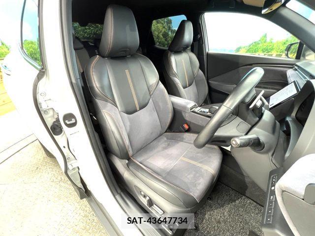 Lexus LBX 2024-02 7786494-7