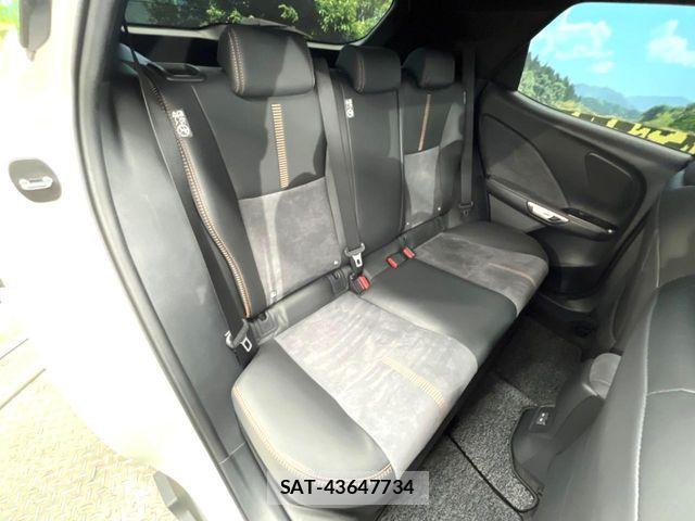 Lexus LBX 2024-02 7786494-8