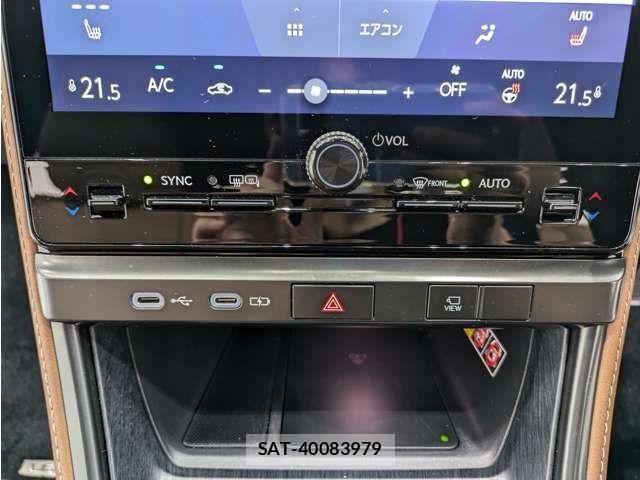 Lexus LBX 2024-10 7877348-9