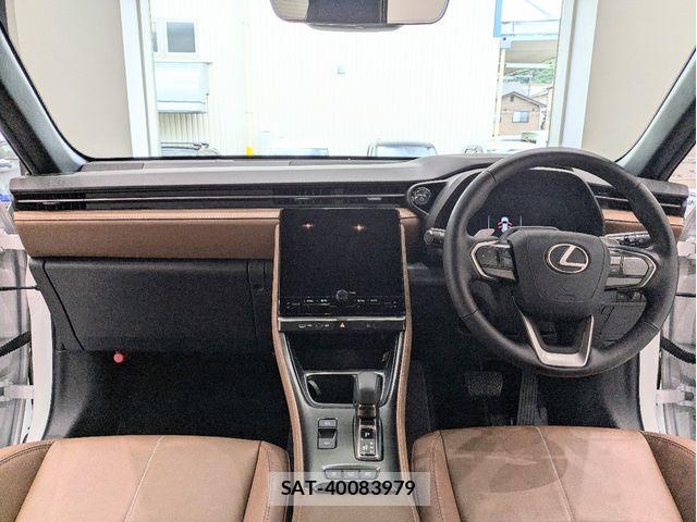 Lexus LBX 2024-10 7877348-5