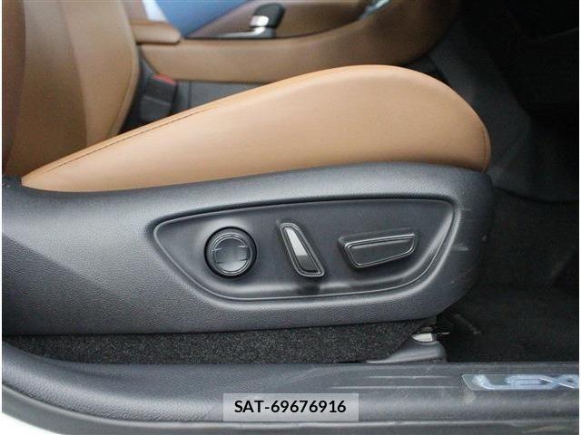 Lexus LBX 2024-08 7877349-11
