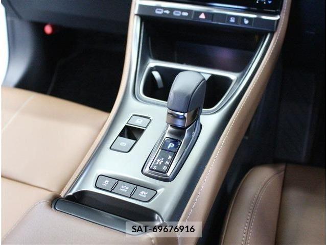 Lexus LBX 2024-08 7877349-13