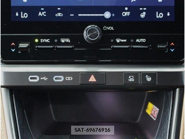 Lexus LBX 2024-08 7877349-17
