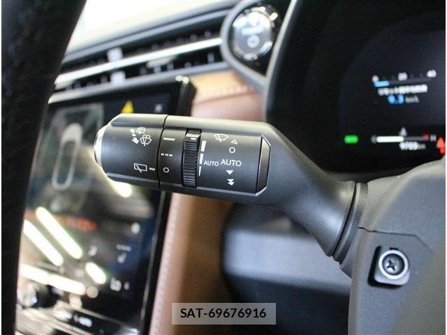 Lexus LBX 2024-08 7877349-20