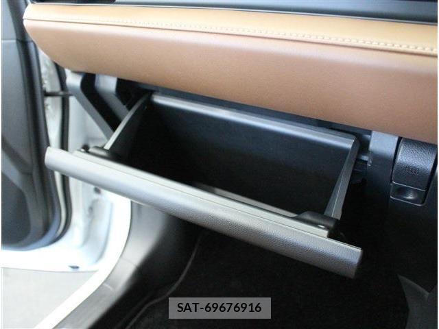 Lexus LBX 2024-08 7877349-23