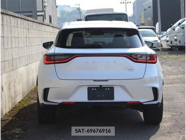 Lexus LBX 2024-08 7877349-5