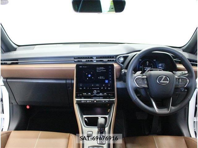Lexus LBX 2024-08 7877349-8