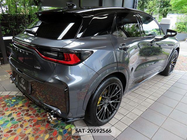 Lexus LBX 2025-07 7877346-12