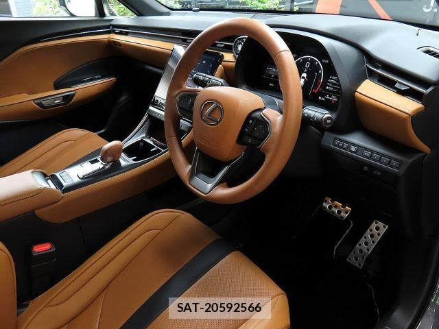Lexus LBX 2025-07 7877346-14