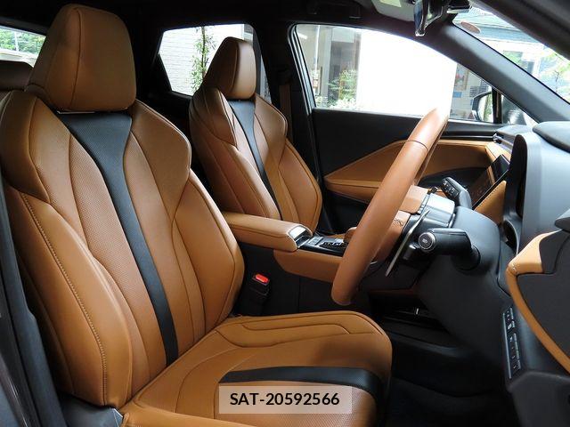 Lexus LBX 2025-07 7877346-15