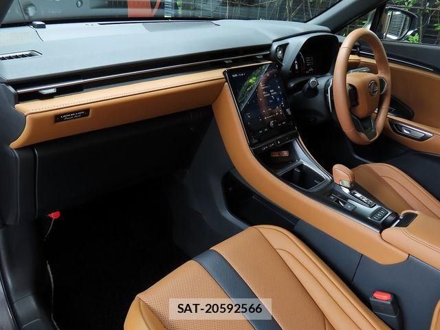 Lexus LBX 2025-07 7877346-22