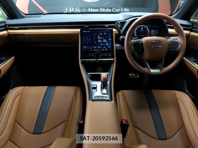 Lexus LBX 2025-07 7877346-2